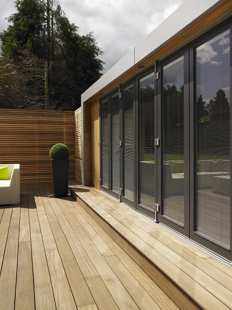 Cuberno garden room with deck in Hertfordshire