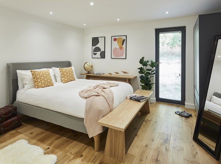 spacious garden bedroom designed by Rooms Outdoor