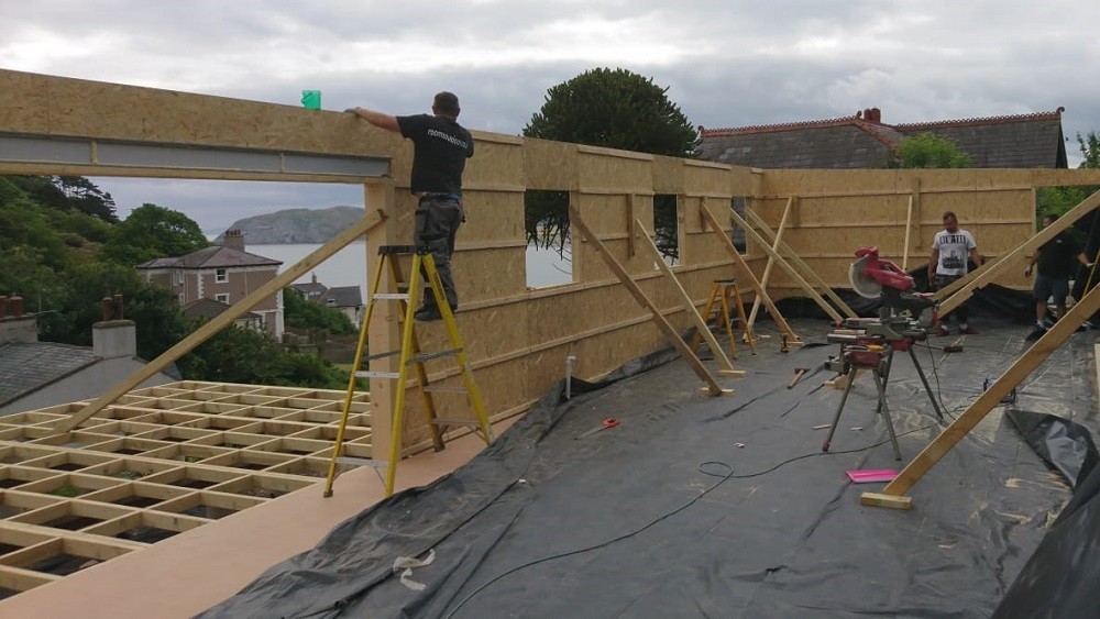 Structural insulated wall panels for a garden studio